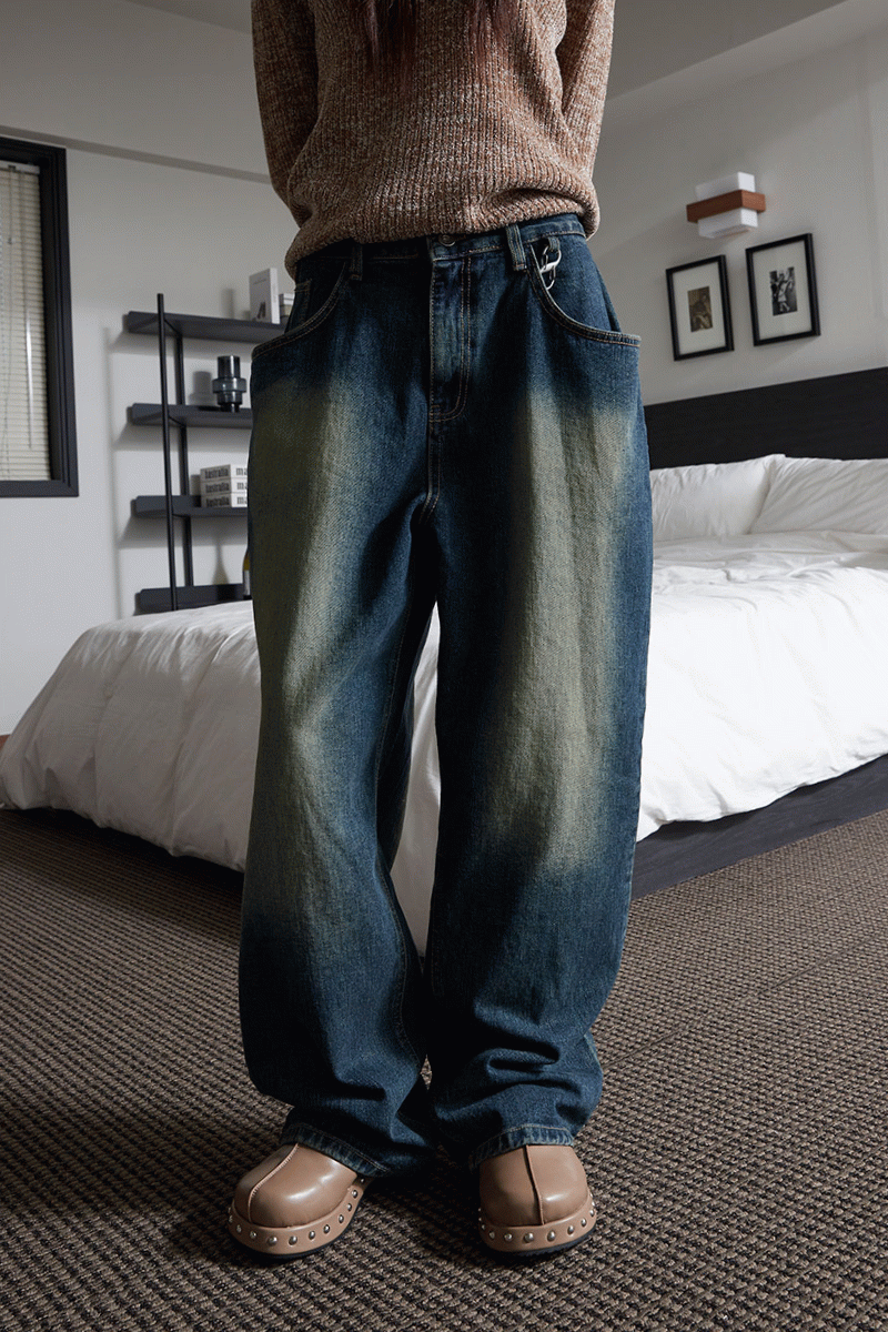 dust keyring jeans