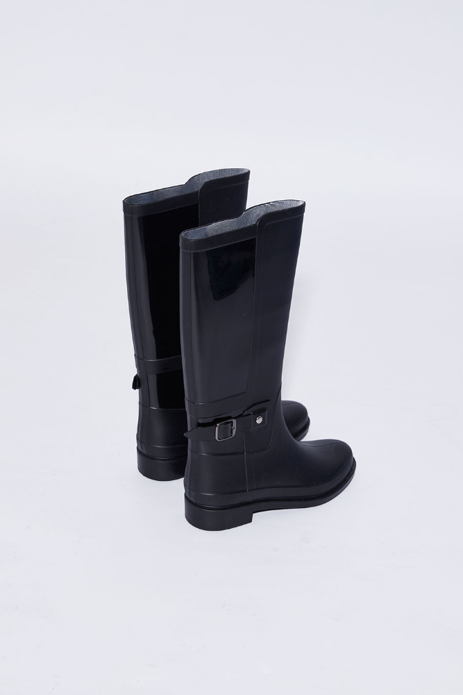 belt rain boots